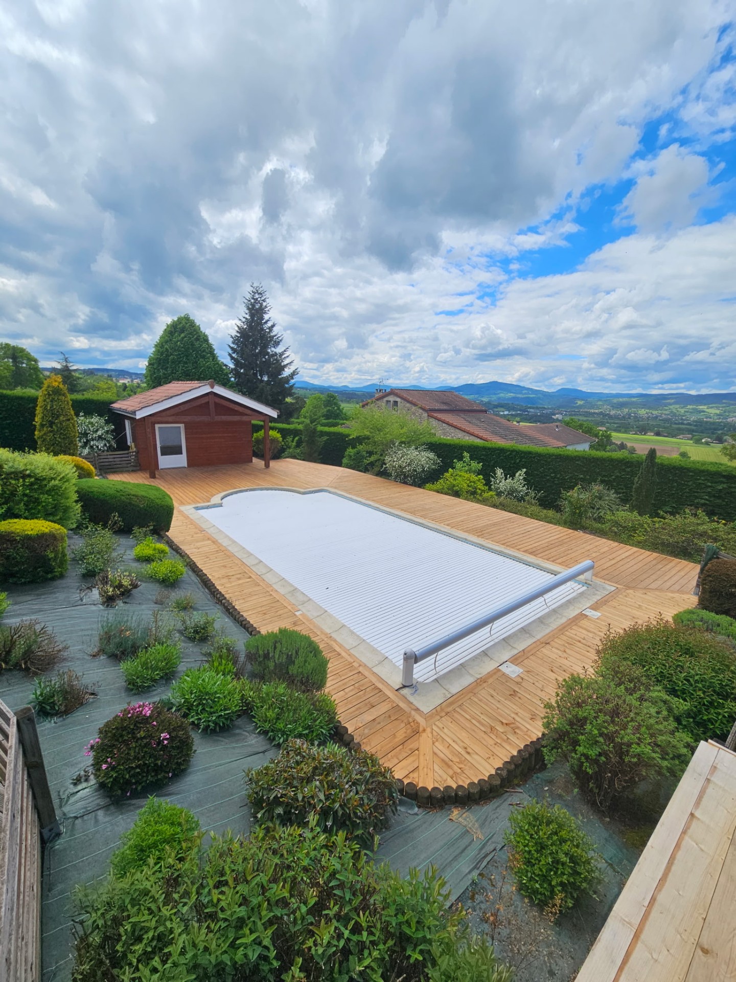 Contours de piscine